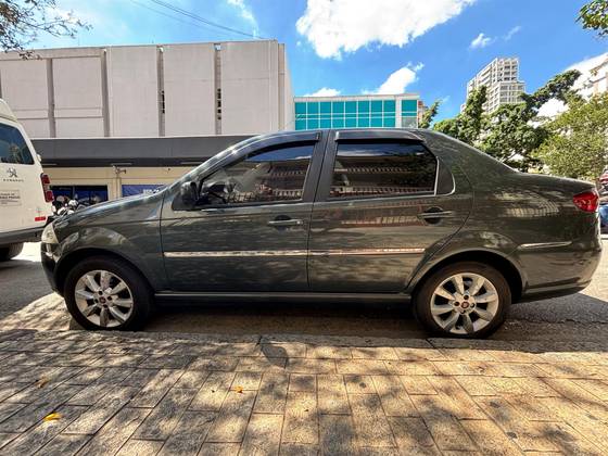 FIAT SIENA 1.8 MPI HLX 8V FLEX 4P MANUAL